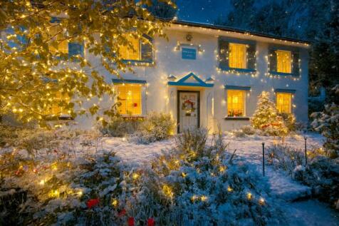 Dale Cottage Xmas Edit.jpg