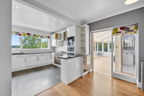 Kitchen and Conservatory.jpg