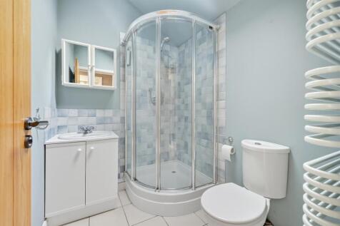 Shower Room.jpg