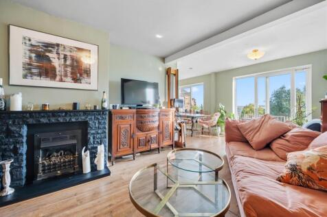 Sitting Room to windows.jpg