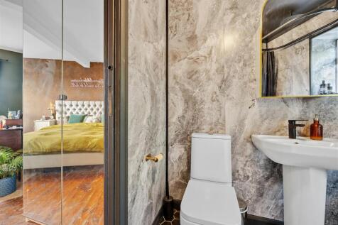 Bathroom - sink and WC.jpg