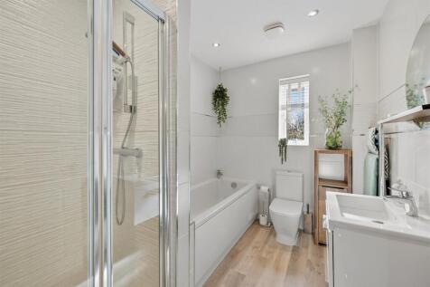 Bathroom.jpg