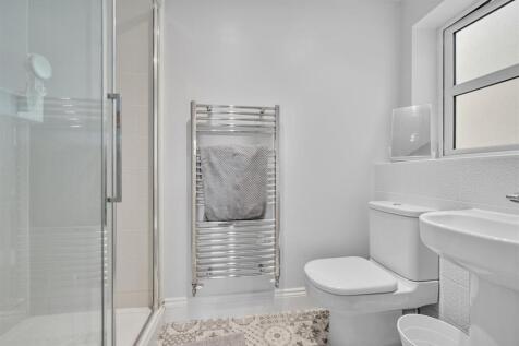Bedroom Two en-suite.jpg