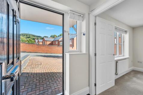Entrance Lobby to driveway.jpg