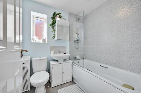 Bathroom from landing.jpg