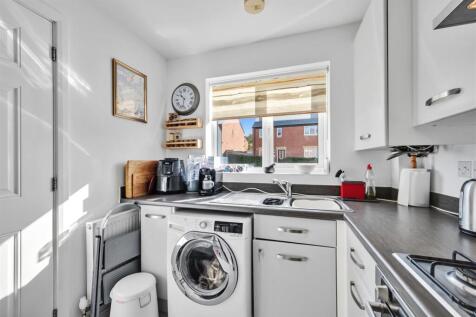 Kitchen to window.jpg