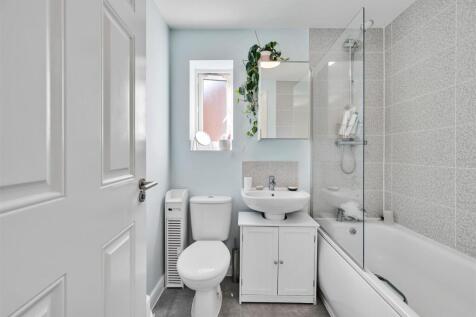 Bathroom.jpg