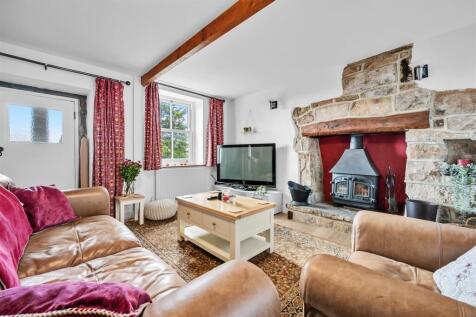 Sitting Room - fireplace.jpg