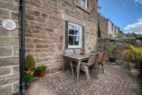 Front dining area.jpg