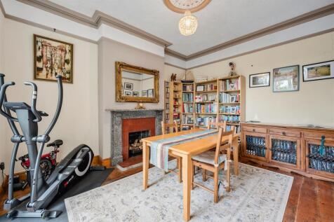 Dining Room.jpg