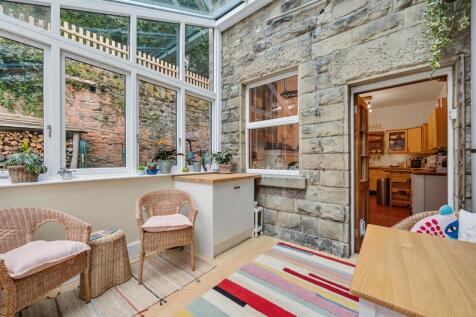 Conservatory to Kitchen.jpg