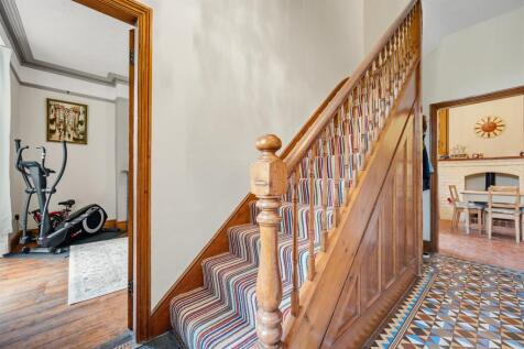 Staircase.jpg