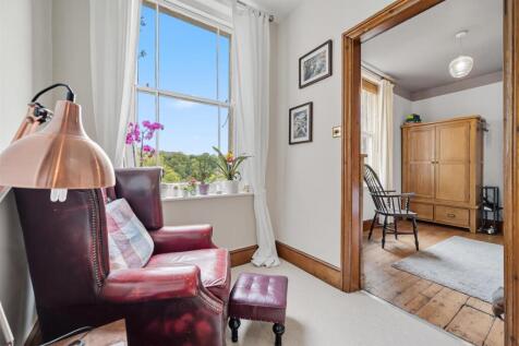 First floor landing - window.jpg