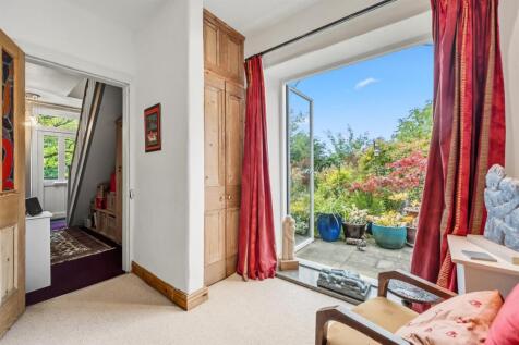 Dining Room to garden and hallway.jpg