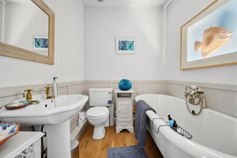 Bathroom.jpg