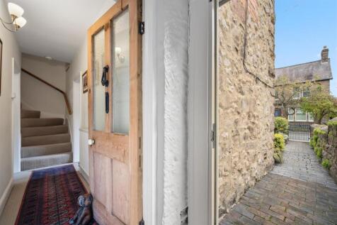 Entrance Hallway and path to front door.jpg