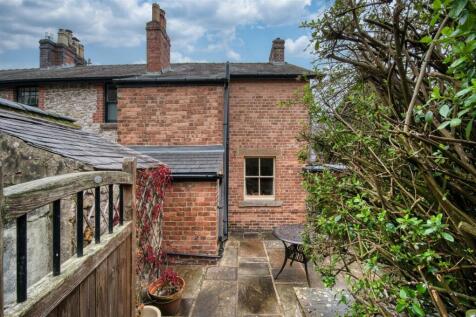 Gate to rear garden.jpg