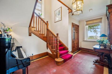 Entrance Hallway.jpg