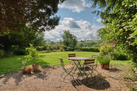 Rear Garden - gravel dining patio.jpg