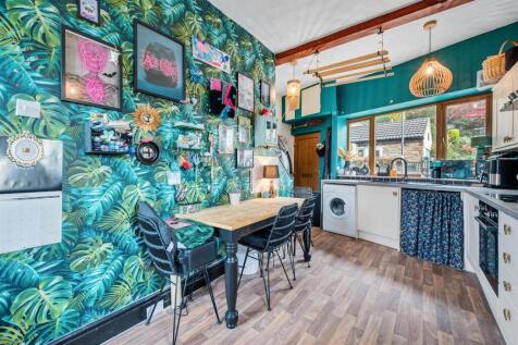 Kitchen-Diner to front window.jpg