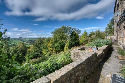Path to Sitting Room  .jpg