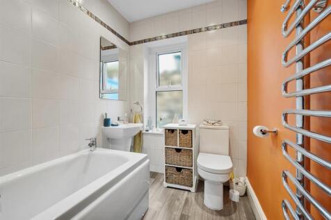 Bathroom.jpg