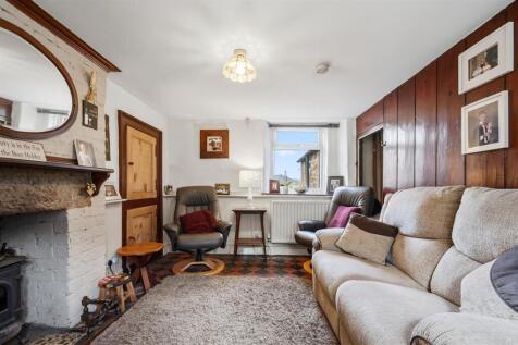 Snug to rear window.jpg