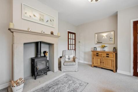 Lounge - fireplace.jpg