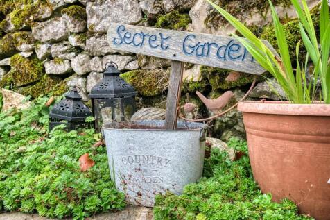 Secret Garden sign.jpg