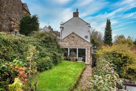 Garden - lawn to Living Room.jpg