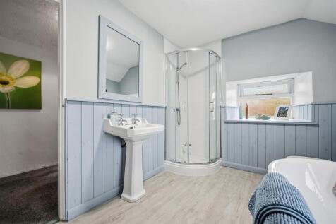 Rose Cottage Bathroom - shower.jpg