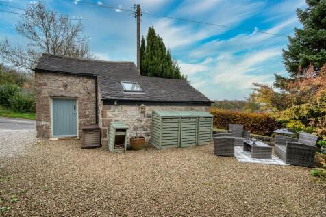 Rose Cottage Garden and annexe.jpg