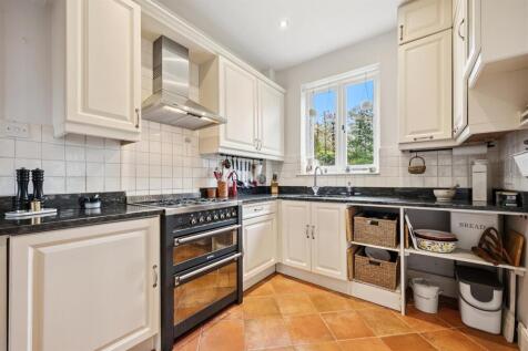 Kitchen to window.jpg