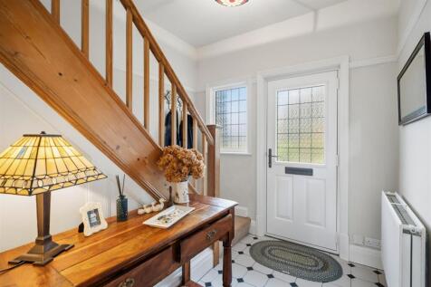 Entrance Hallway.jpg