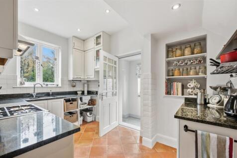 Kitchen towards Utility Room.jpg