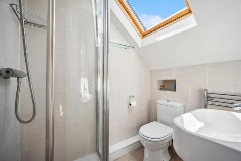 Bedroom Three en-suite.jpg