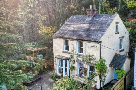 Drone - front of the home from north east.jpg