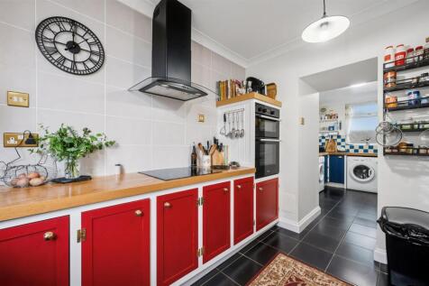 Kitchen to Utility.jpg