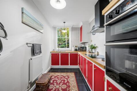 Kitchen to window.jpg
