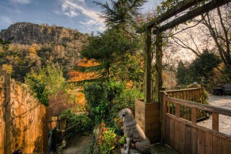 Front gate and path to front gardens.jpg