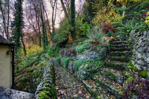 Steps to upper garden.jpg