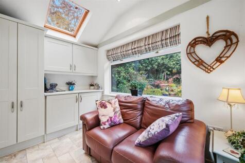 Utility - Seating area.jpg