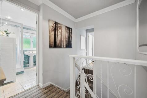 First floor landing.jpg