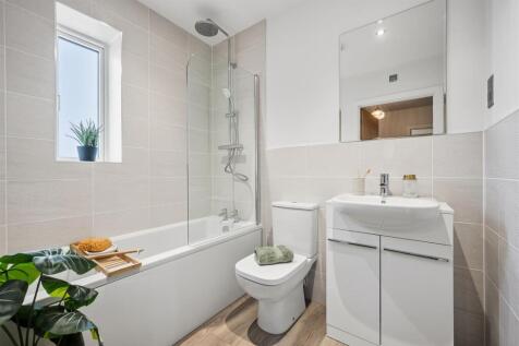 Bathroom - bath and vanity unit.jpg