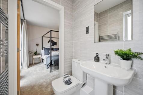 En-suite to Bedroom One.jpg