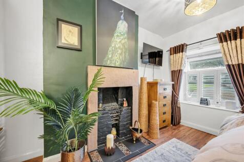 Bedroom towards fireplace.jpg