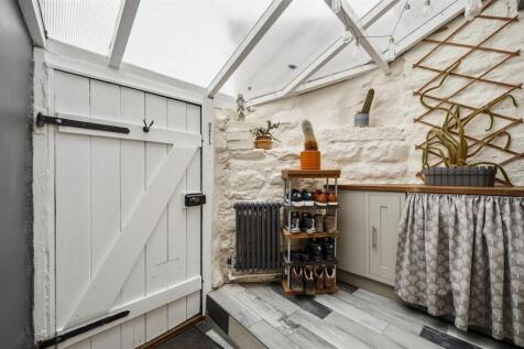 Utility Porch to back door.jpg