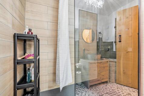 Shower Room - shower and vanity unit.jpg