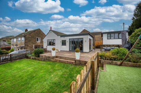 Front Garden to the home.jpg