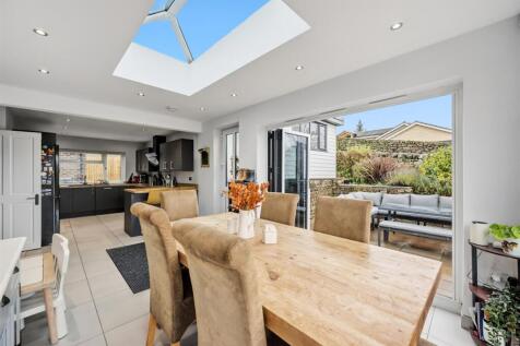 Dining Area to kitchen and garden.jpg